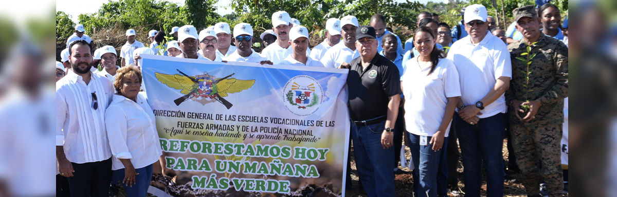 Digev encabeza jornada de siembra de arboles