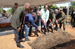 Primer Picazo de la Escuela  Vocacional de las FF. AA.y la P.N. de los Castillos de la Victoria